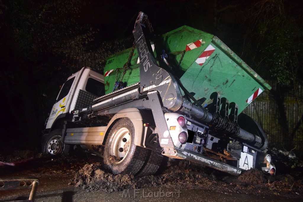 Container LKW umgestuerzt Koeln Brueck Bruecker- Dellbruecker Mauspfad P187.JPG - Miklos Laubert